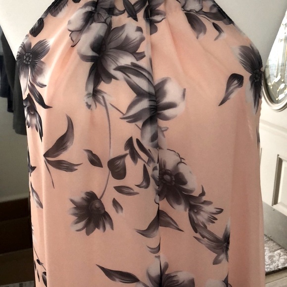 Beautiful chiffon pale pink w/ black& gray flowers - Picture 2 of 7